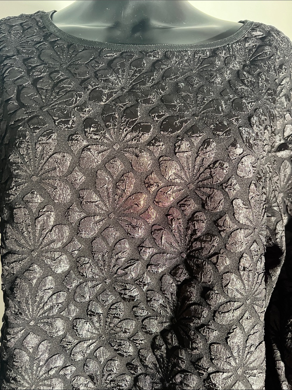 NWOT Max Studio Black Textured Floral Jacquard Long-Sleeve Top - Picture 3 of 10